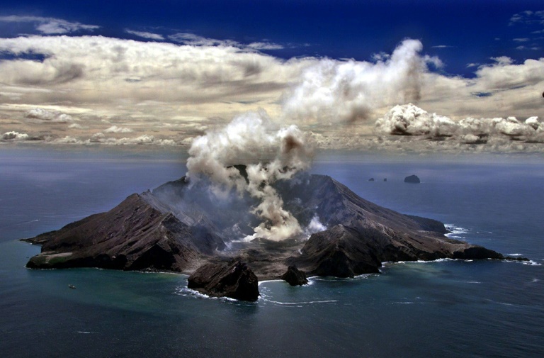 5 dead, many missing after New Zealand volcano erupts