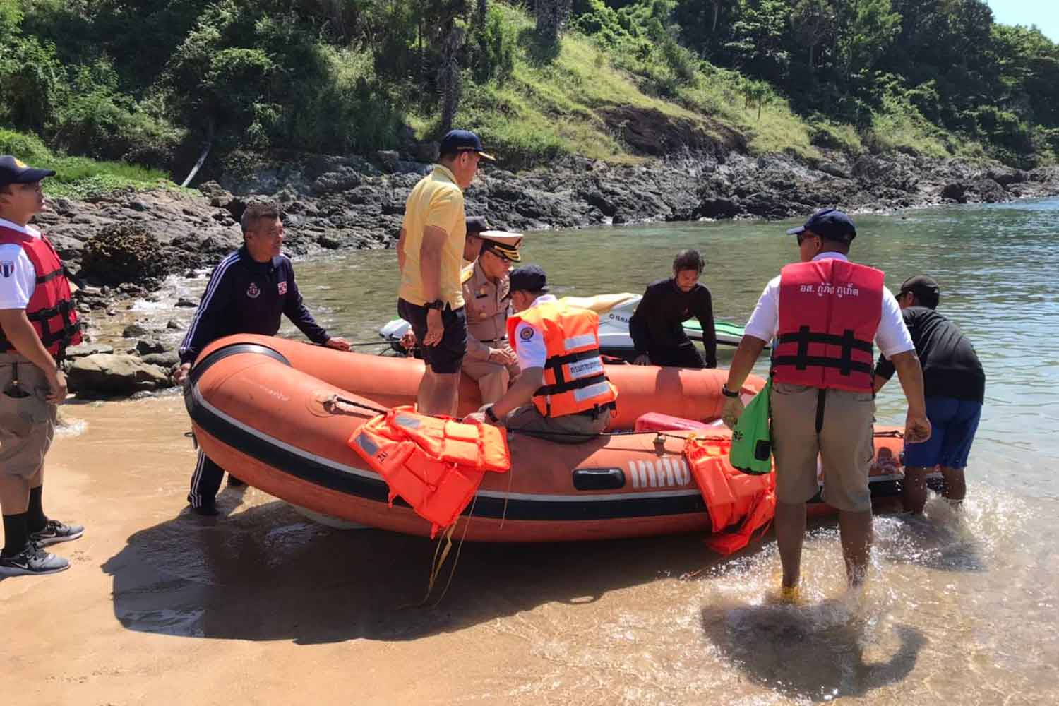 Search continues for Polish, Thai kayakers off Phuket