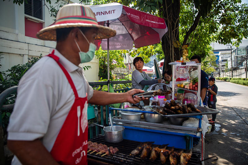 In fragrant street food, city planners see a mess