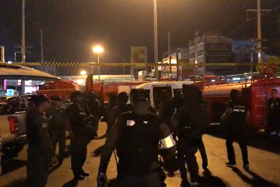Security authorities close off the area where he is hiding on Saturday. — Royal Thai Police