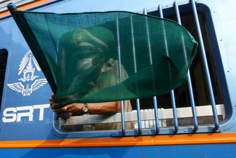 Commuter trains running -0