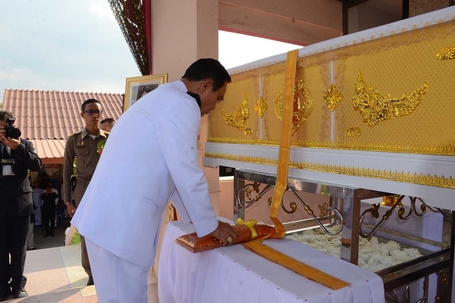 Prime Minister Prayut Chan-o-cha, attends a royally sponsored cremation ceremony for nurse Apikritsanapa Khanpakwaen, 45, at Wat Nong Phai in Muang district of Nakhon Ratchasima, on Thursday. Prime Minister Prayut Chan-o-cha, attends a royally sponsored cremation ceremony for nurse Apikritsanapa Khanpakwaen, 45, at Wat Nong Phai in Muang district of Nakhon Ratchasima, on Thursday.