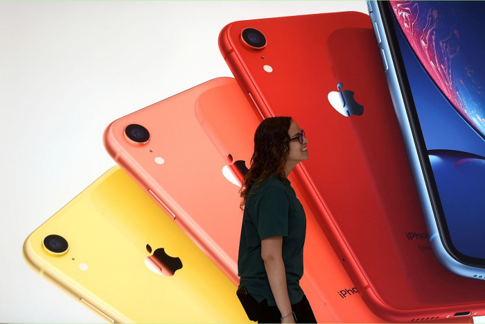 Apple limits online iPhone purchases thumbnail