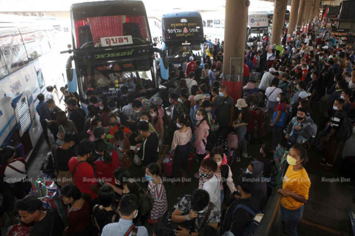 Thousands leave Bangkok Bangkok Post Learning - Learn English from News