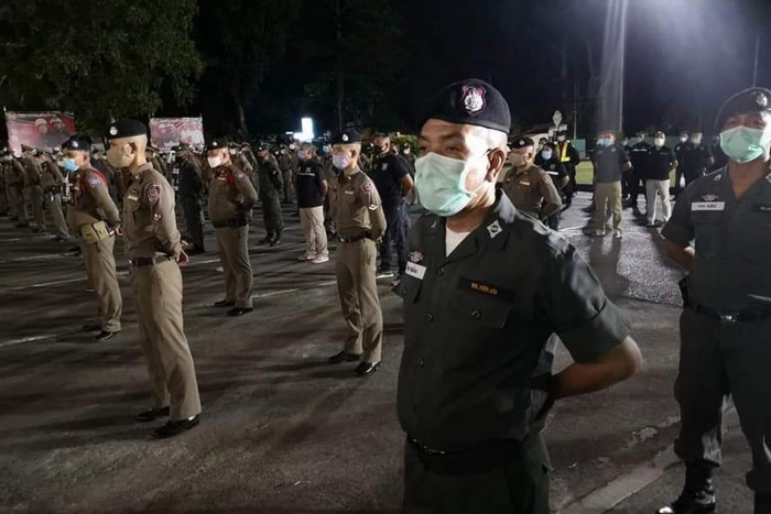 Bangkok Post - Eight caught in Phuket for violating curfew