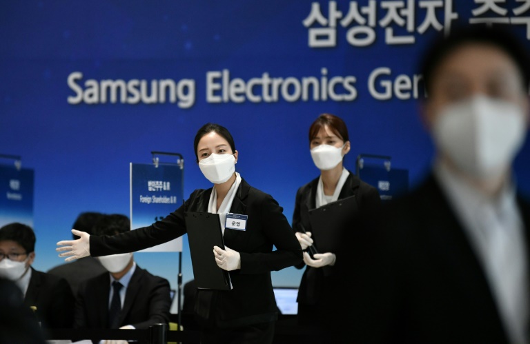 The pandemic is wreaking havoc across the global economy and Samsung had operations suspended at 11 overseas assembly lines as of Tuesday. The pandemic is wreaking havoc across the global economy and Samsung had operations suspended at 11 overseas assembly lines as of Tuesday.