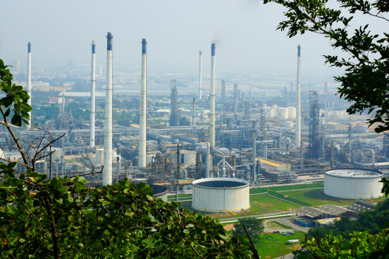 Thai Oil's refinery in Sri Racha, Chon Buri in 2016. (Photo supplied)