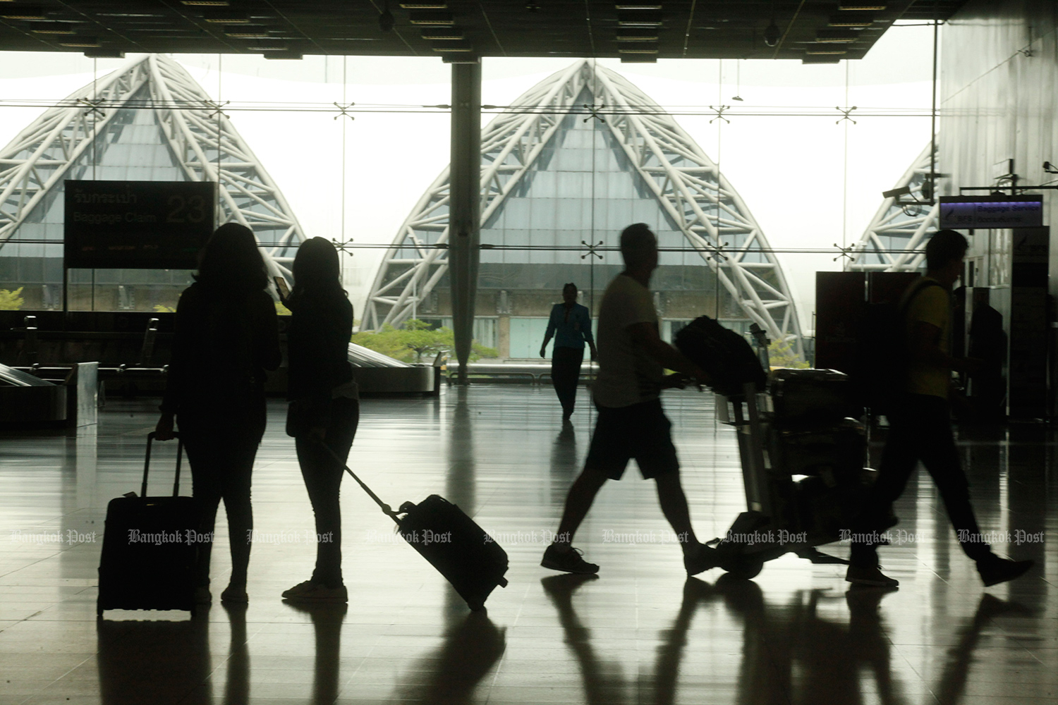 Landlords will not need to repeatedly report foreign guests to immigration authorities from Tuesday if the arrivals meet certain conditions. (Bangkok Post photo)