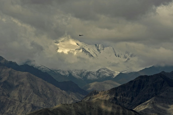 India, China both deploy in 'large numbers' along border