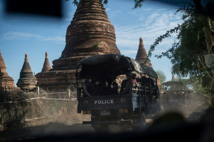 Looters target Myanmar temple treasures in tourist slump