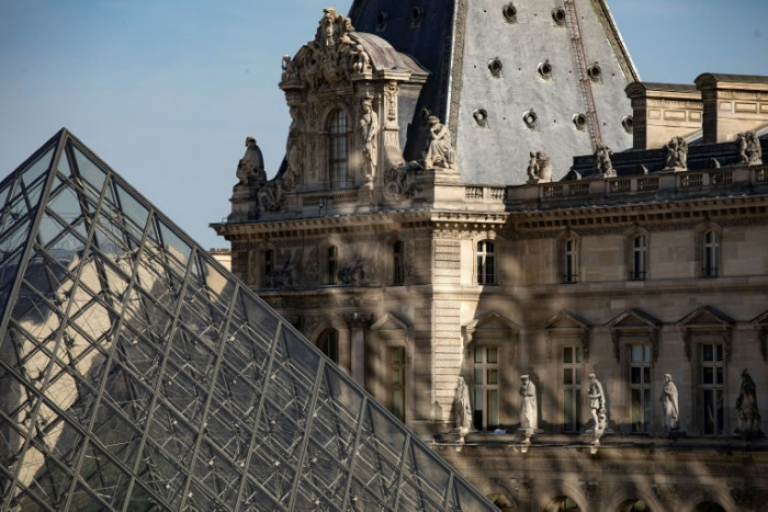 Louvre Museum Reopens After 16 Week Virus Shutdown