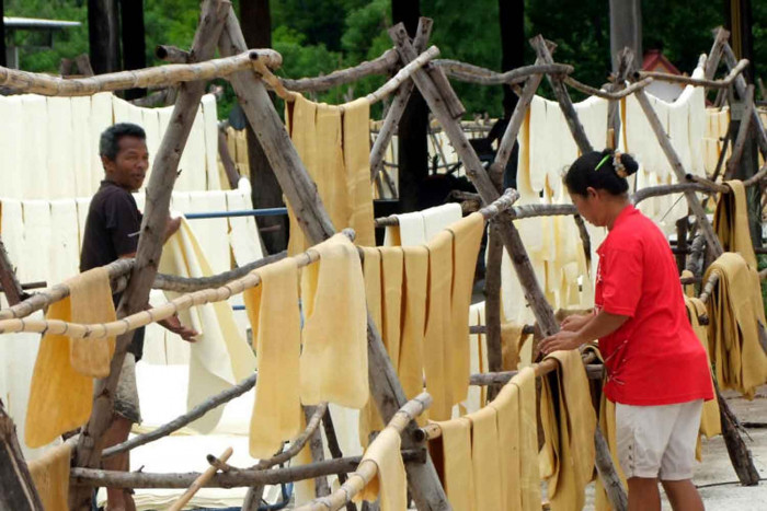 Govt vows to see farmers through coronavirus slump