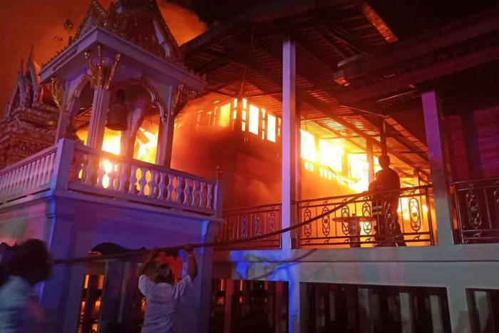 Fire guts Ayutthaya-period teak temple