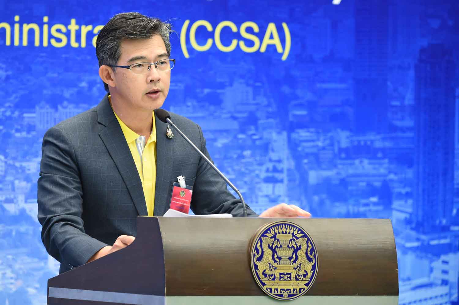 Dr Taweesilp Visanuyothin, spokesman of the Centre for Covid-19 Situation Administration, speaks to reporters at Government House in Bangkok. (CCSA photo)