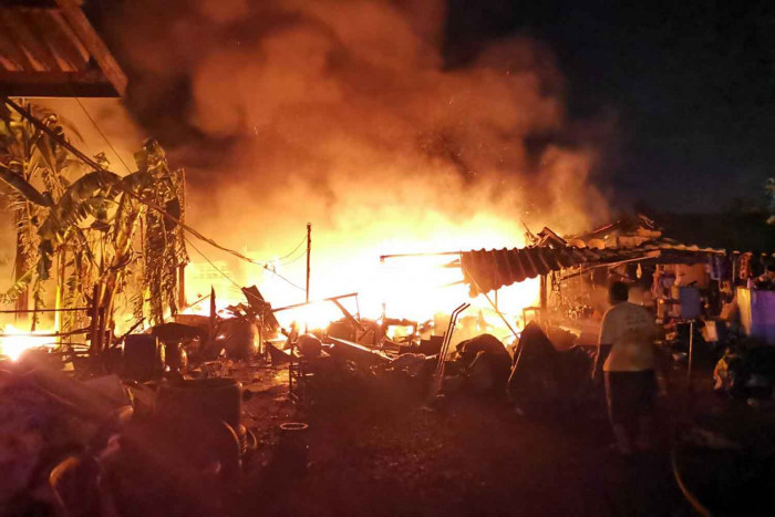 Fire guts auto-repair shop