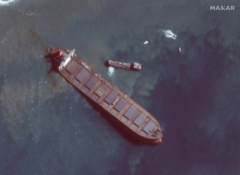 Mauritius dodges second oil spill as fuel pumped from stricken ship