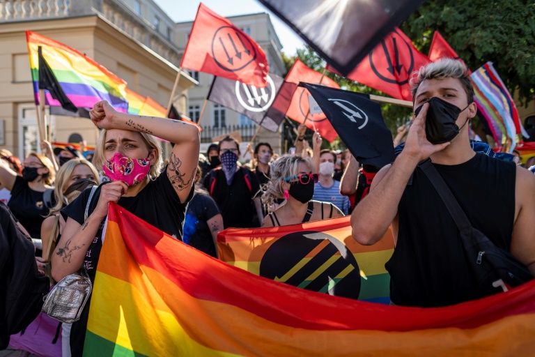 Rival rallies face off in Warsaw over gay rights