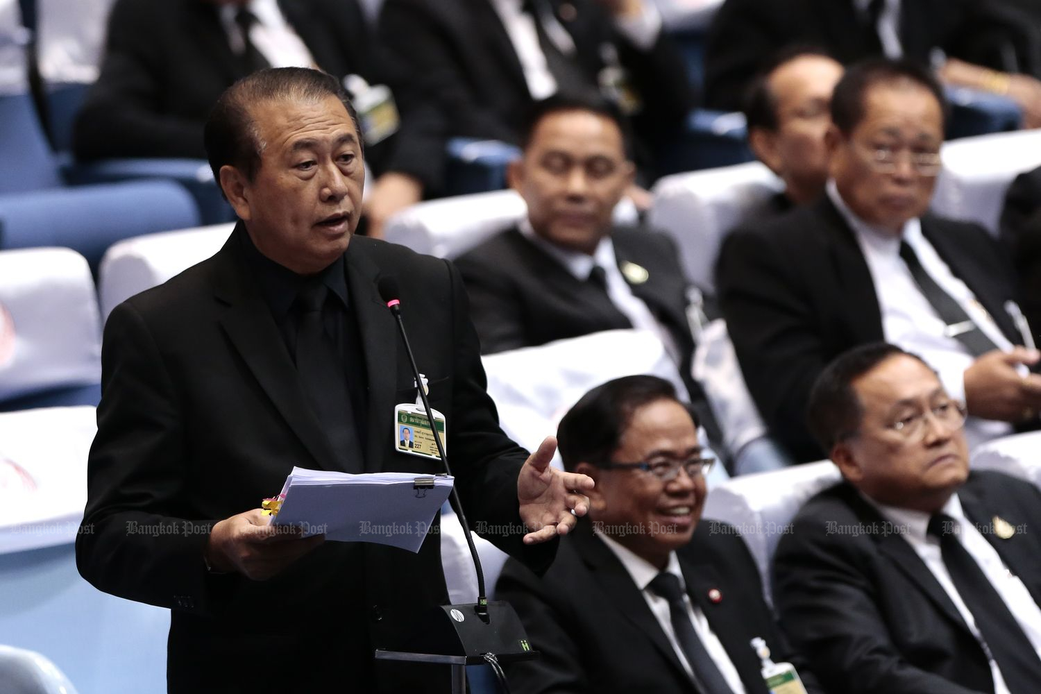 Senator Seri Suwannapanont speaks during a joint sitting to vote on the prime minister on June 5 last year. Every single one of the 250 junta-appointed senators, except their president who abstained by custom, voted for Gen Prayut Chan-o-cha on that day. (Bangkok Post file photo) Senator Seri Suwannapanont speaks during a joint sitting to vote on the prime minister on June 5 last year. Every single one of the 250 junta-appointed senators, except their president who abstained by custom, voted for Gen Prayut Chan-o-cha on that day. (Bangkok Post file photo)