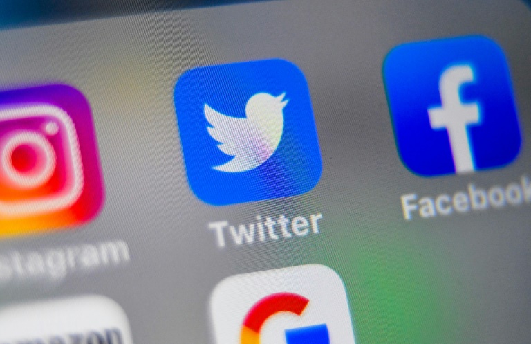 Facebook, which is using its streaming platform for paid events, said it struck a deal with Apple in which the iPhone maker agreed to forgo its normal commission. Facebook, which is using its streaming platform for paid events, said it struck a deal with Apple in which the iPhone maker agreed to forgo its normal commission.