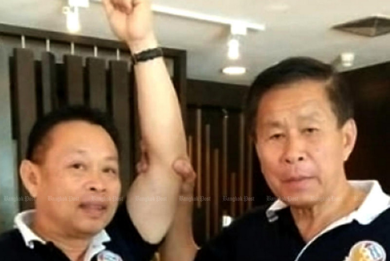 Suban Mahachanon, left, a party-list candidate, with Seri Ruam Thai Party leader Sereepisuth Temeeyaves in June 2019. (File photo from Suban Mahachanon Facebook page)