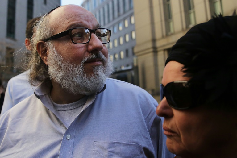 US allows convicted spy Pollard to move to Israel