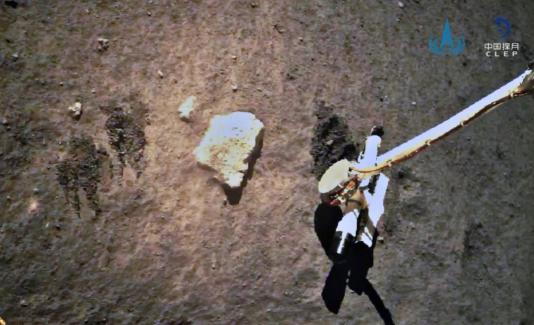 Chinese probe leaves Moon for return to Earth Chinese probe leaves Moon for return to Earth