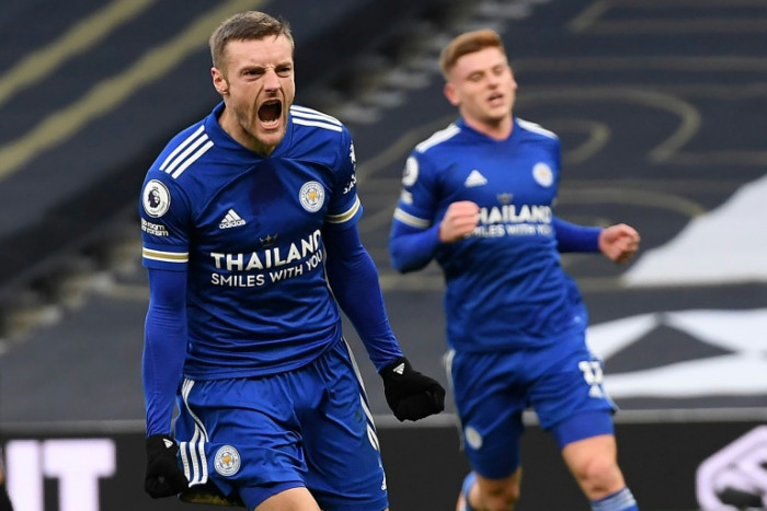 Leicester deal blow to Spurs' title hopes
