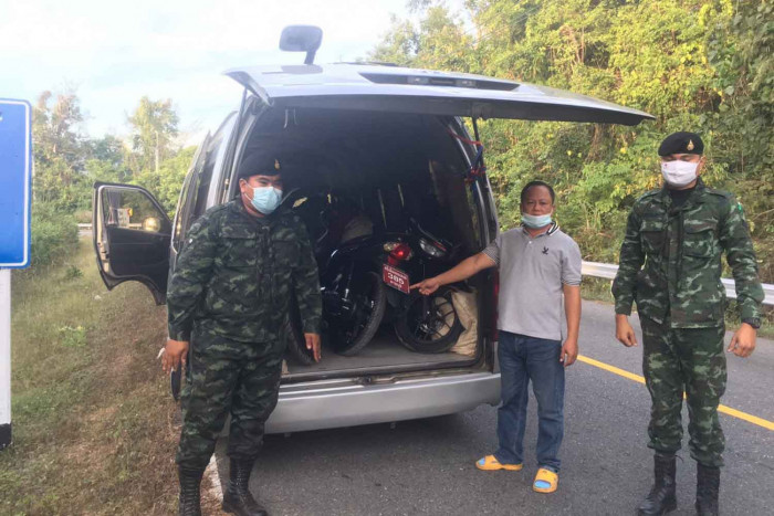 Suspected smugglers caught with 5 motorcycles - Vimarsana News