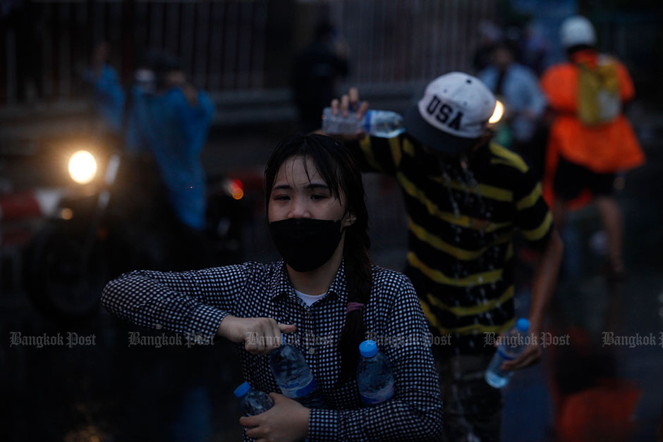 Police fire tear gas, rubber bullets at Victory Monument protest