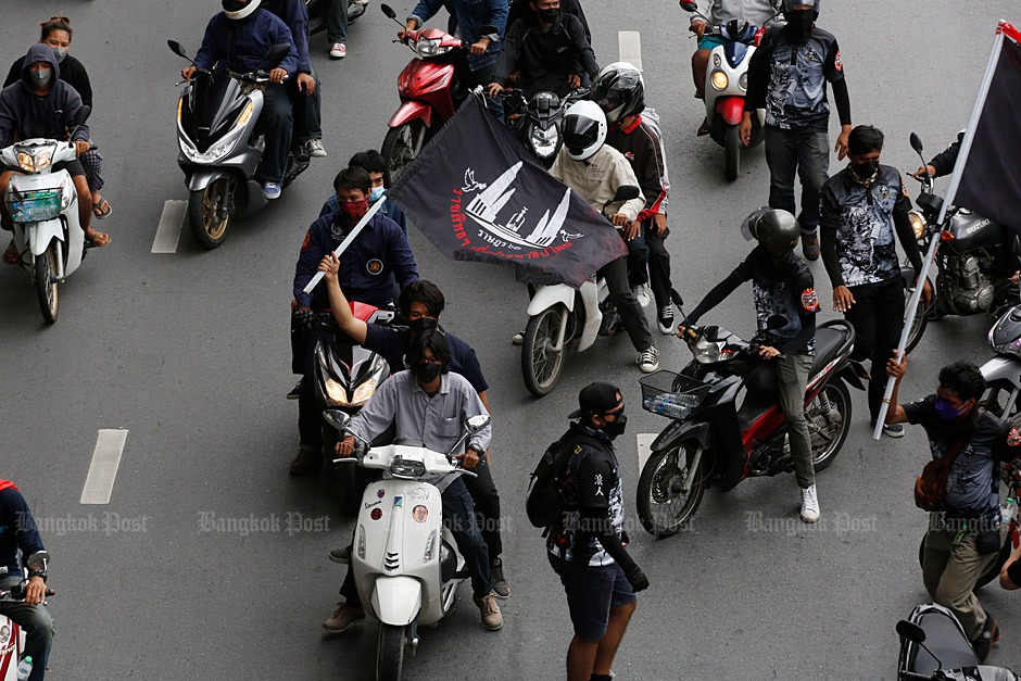 'Car mob' rallies