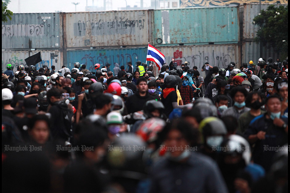 'Car mob' rallies