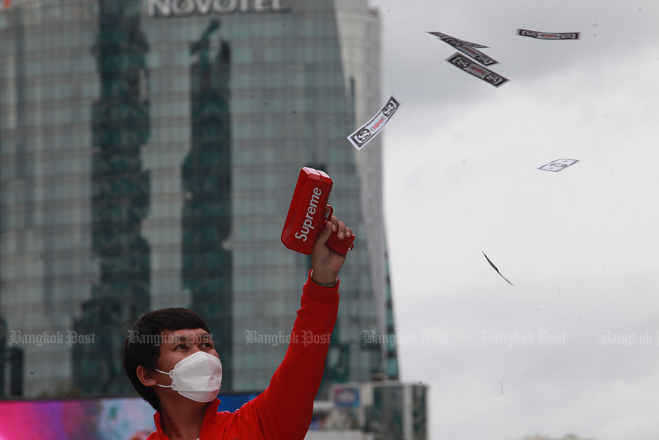 'Car mob' rallies