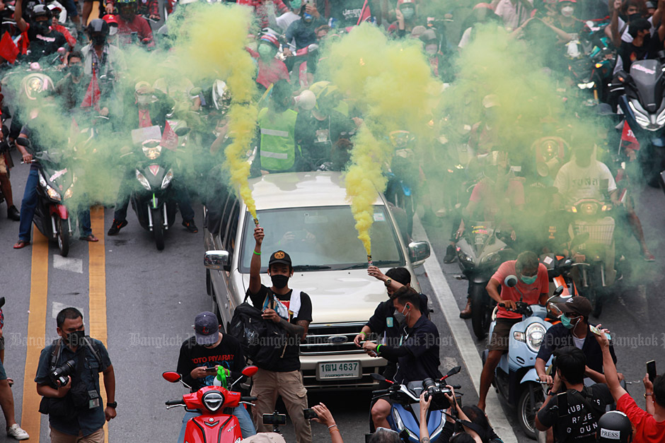 'Car mob' rallies