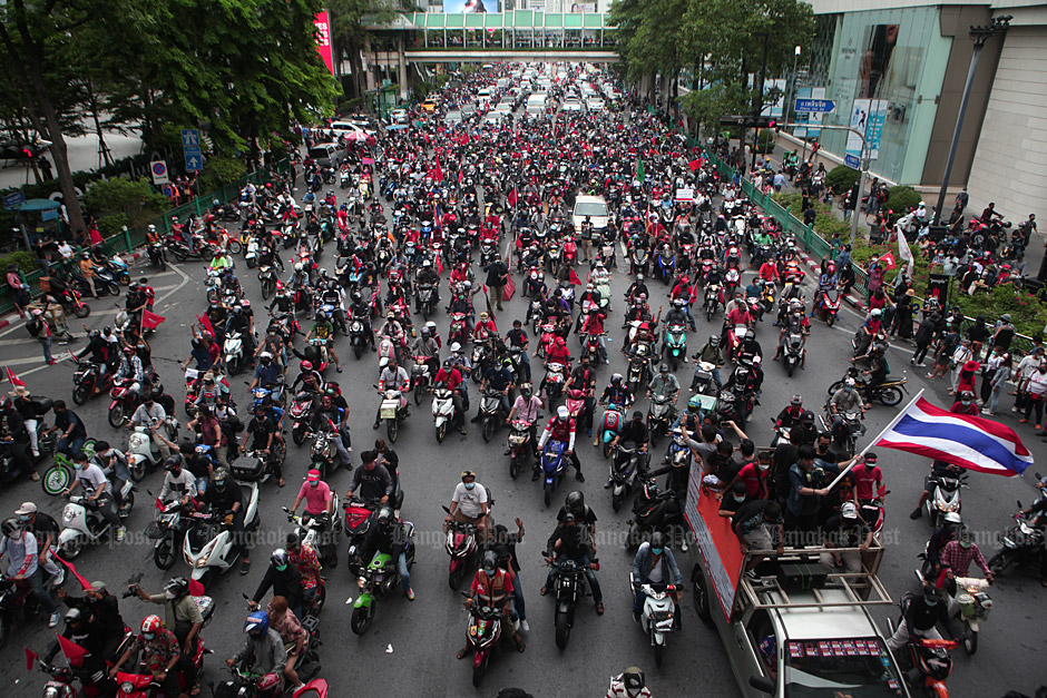 'Car mob' rallies