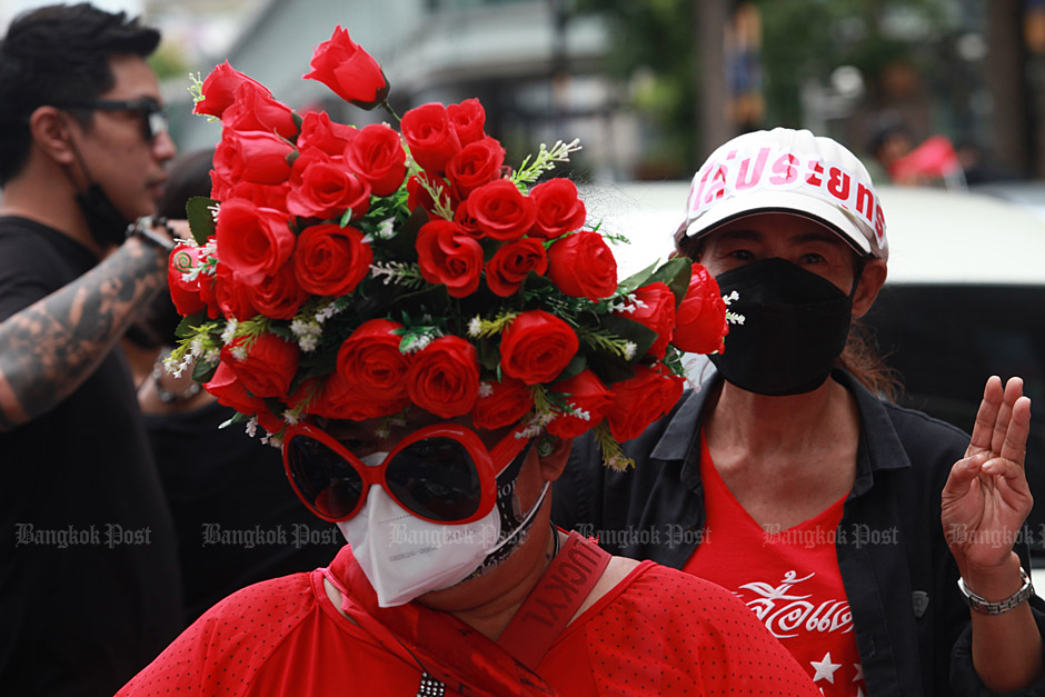 'Car mob' rallies