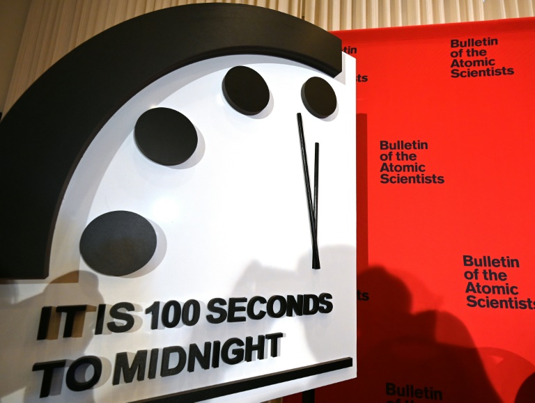 'Doomsday Clock' stuck at 100 seconds to midnight