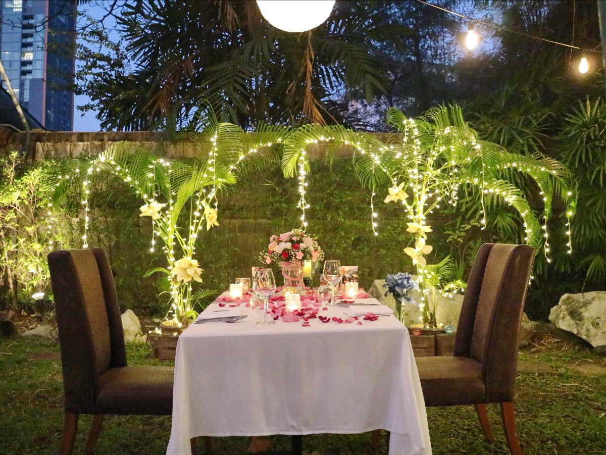 YOUR VALENTINE DATE AT INDUS YOUR VALENTINE DATE AT INDUS