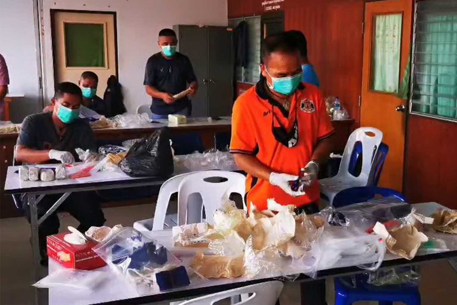 Bangkok Post - Major drug suspect caught, 400,000 speed pills seized