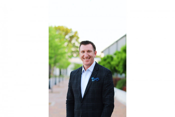 Meet Derrick Kinney: The Man Behind the Wildly Successful Seven-Part 'Good Money Framework' - Vimarsana News