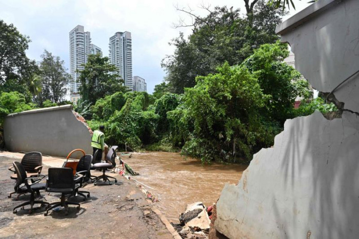 Severe floods kill 5 in Indonesia's capital - Vimarsana News