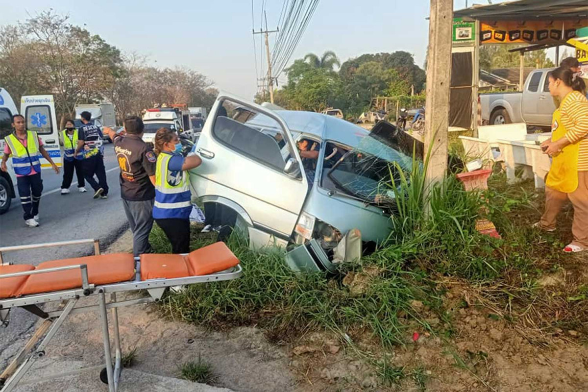Bangkok Post - Driver killed, four students hurt when van hits power pole