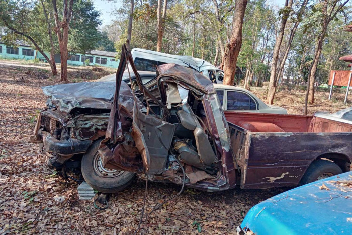 Van-pickup collision kills 3, injures 8 - Vimarsana News