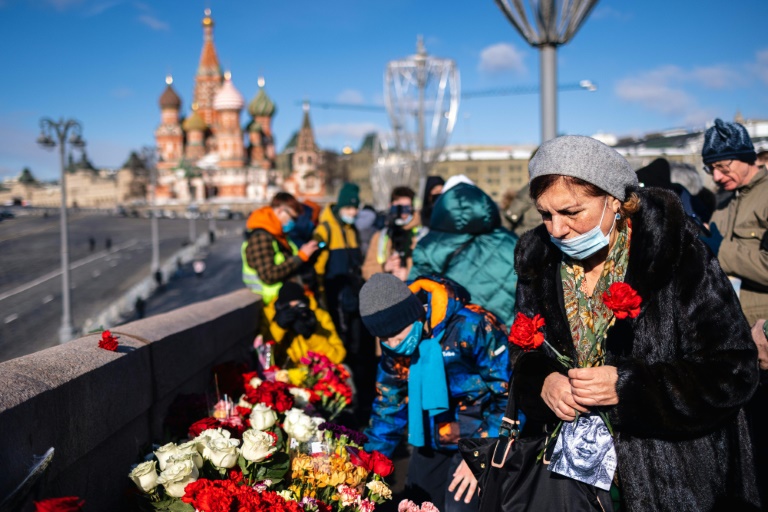 Russians, Western envoys mark anniversary of Kremlin critic Nemtsov's murder