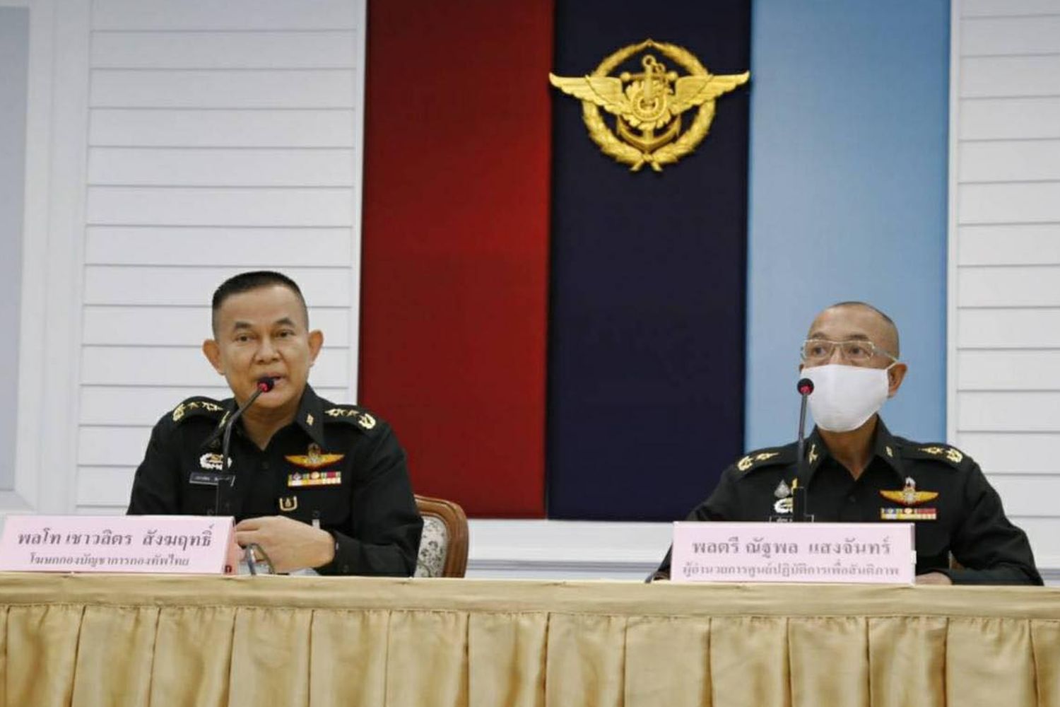 Gen Chaovalit Sangkarit (left), spokesman of the Royal Thai Armed Forces Headquarters, and Major Gen Nauttapol Sangchan, head of the Peace Operations Center, during the briefing on Tuesday. (Royal Thai Armed Forces Headquarters photo) Gen Chaovalit Sangkarit (left), spokesman of the Royal Thai Armed Forces Headquarters, and Major Gen Nauttapol Sangchan, head of the Peace Operations Center, during the briefing on Tuesday. (Royal Thai Armed Forces Headquarters photo)