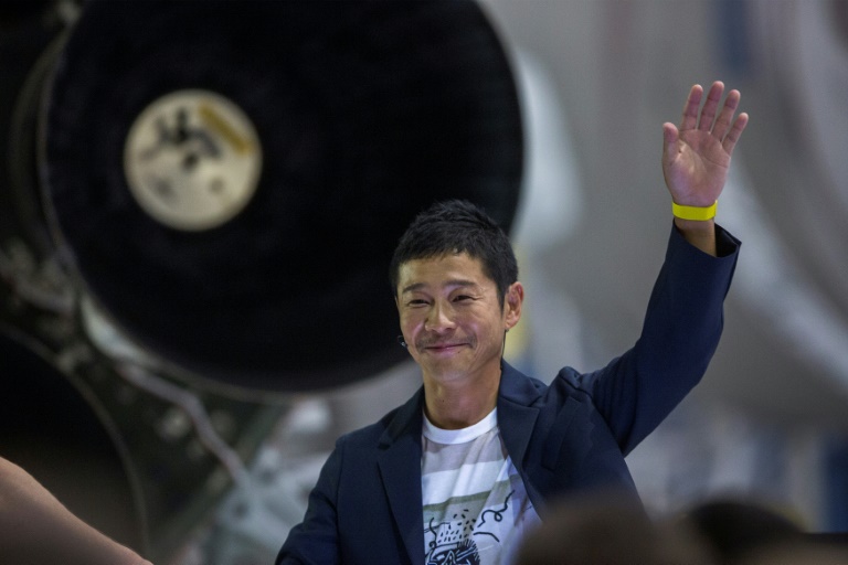 Fly me to the Moon: Japan billionaire offers space seats