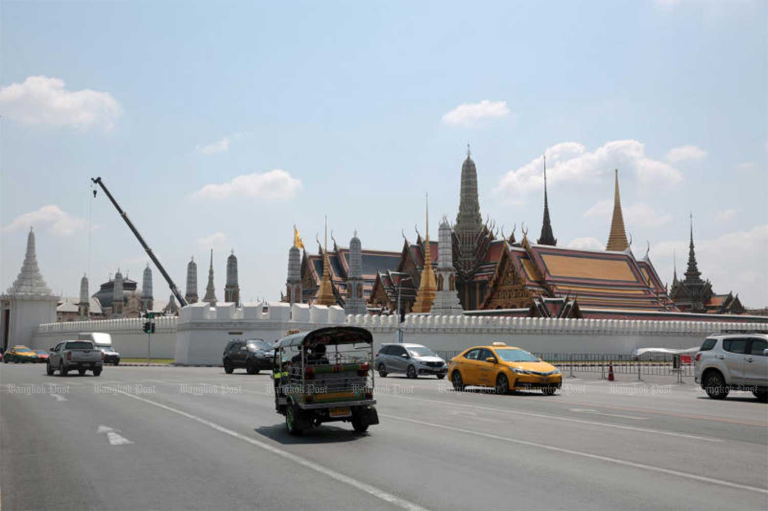 The Grand Palace is now open and people can pay respects to the Temple of the Emerald Buddha inside it. The Royal Household Bureau on Thursday announces the reopening of the Grand Palace and five other tourist sites from March 4 onwards. (Photo by Chanat Katanyu) The Grand Palace is now open and people can pay respects to the Temple of the Emerald Buddha inside it. The Royal Household Bureau on Thursday announces the reopening of the Grand Palace and five other tourist sites from March 4 onwards. (Photo by Chanat Katanyu)