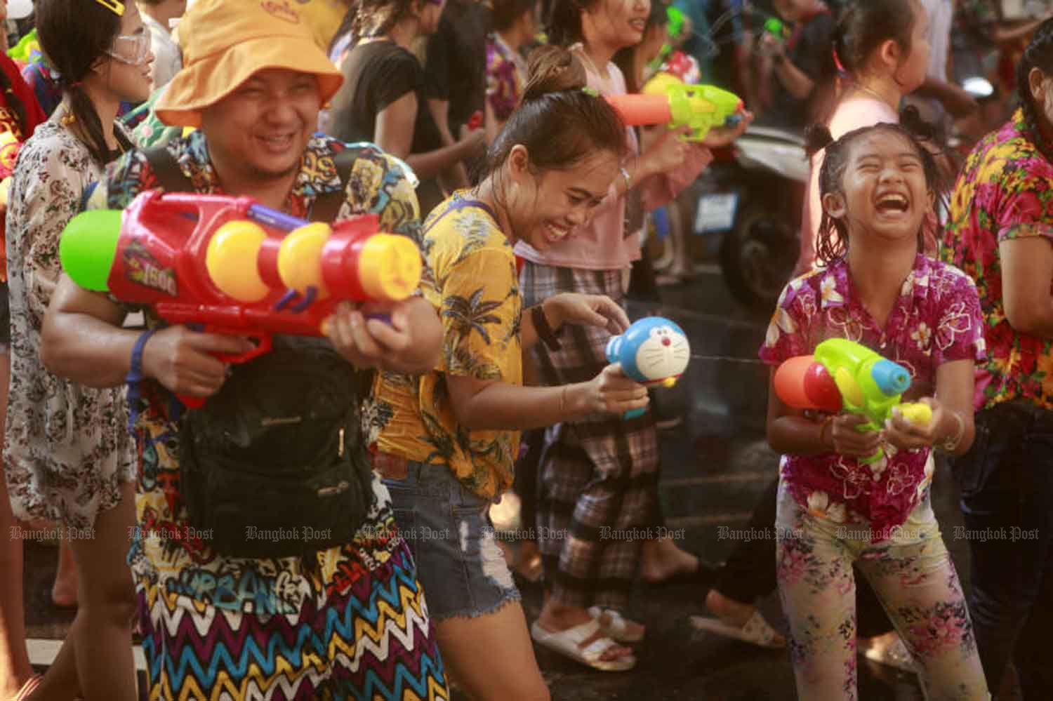 Songkran water splashing likely to be allowed