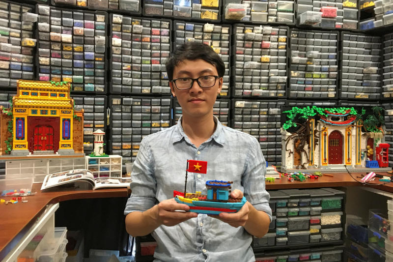 Lego collector recreates Vietnam street scenes in miniature