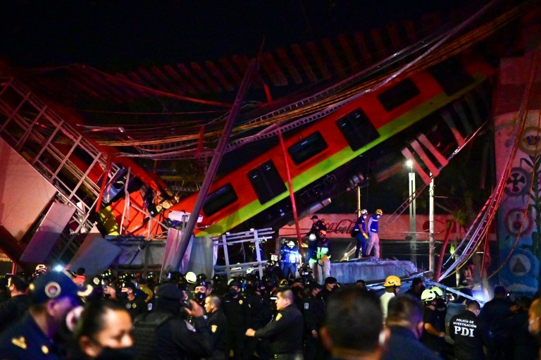 15 dead as metro collapses in Mexico