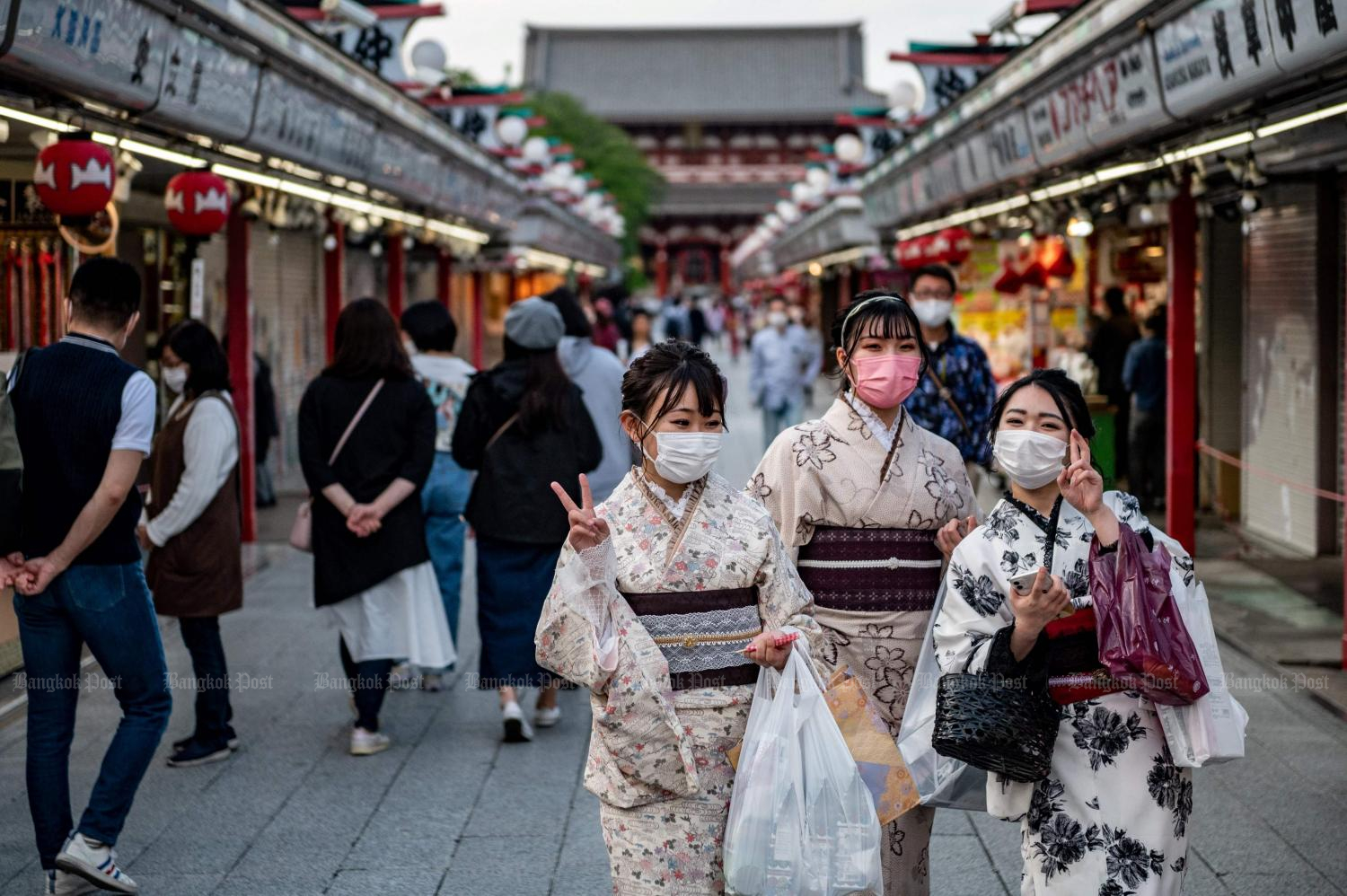 Япония туризм. Золотая неделя в Японии. Japanese Tourists. Japan area.